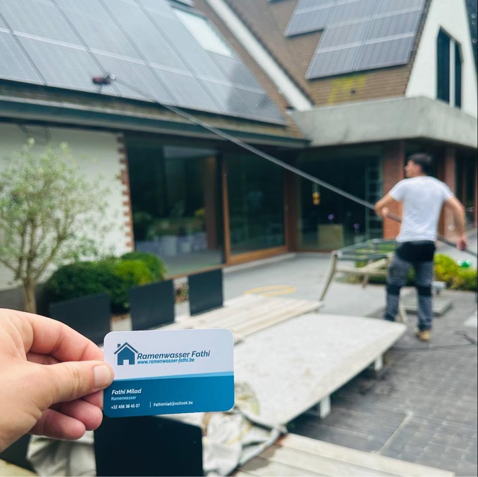 FM Services - Fathi met visitekaartje